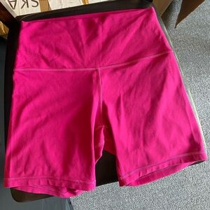 LULU LEMON ALIGN SHORTS 6” INSEAM, size 6